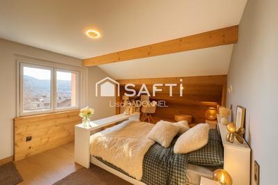 Maison - 243 m² - 8 pièces