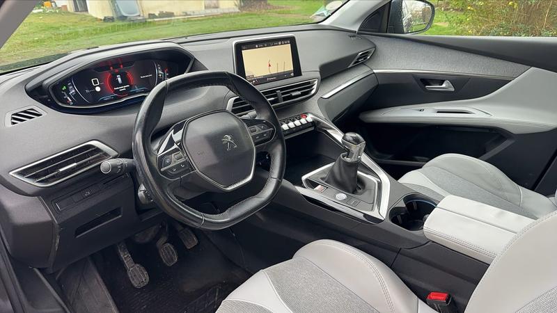 Peugeot 5008 II 2.0 BlueHDi 150 Allure Business