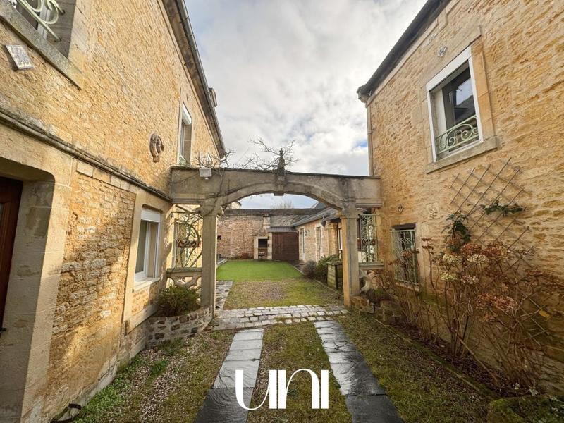 Maison - 190 m² - 7 pièces