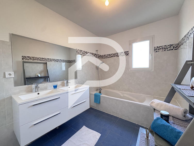 Maison - 170 m² - 6 pièces