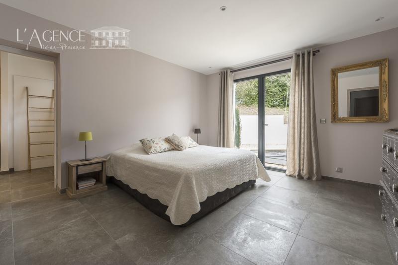 Maison - 276 m² - 8 pièces