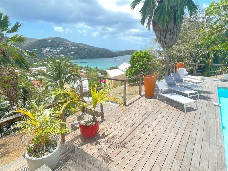 Maison - 236 m² - 8 pièces