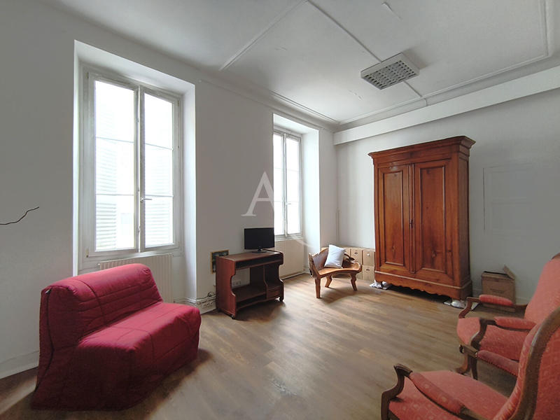 Local commercial - 104 m²