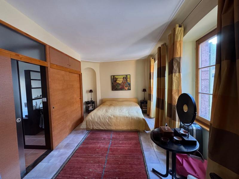 Appartement - 107 m² - 5 pièces