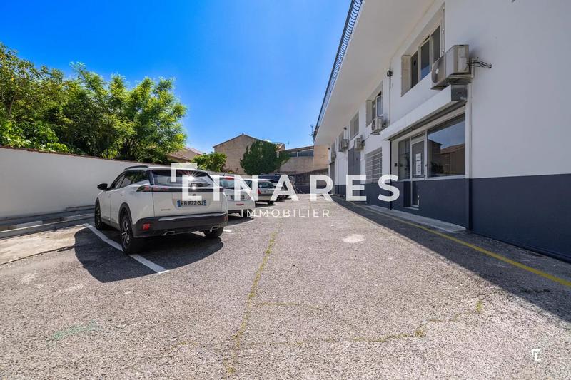 Local d'activités - 695 m² - 22 pièces