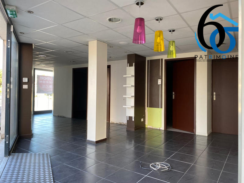 Local commercial - 101 m²
