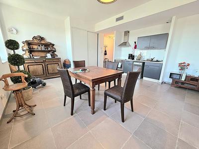 Appartement - 99 m² - 5 pièces