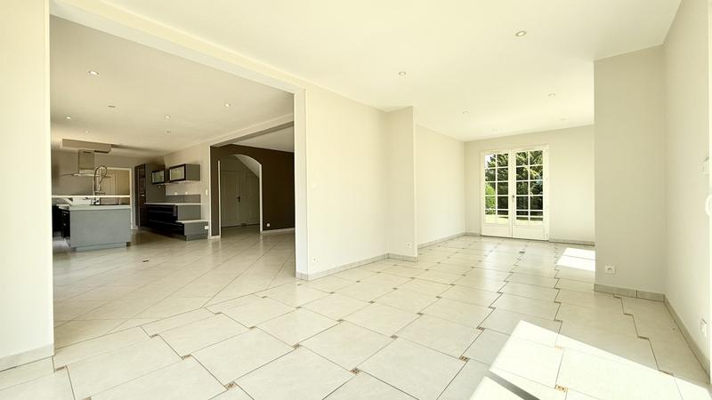 Maison - 244 m² - 6 pièces