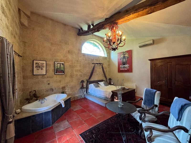 Demeure - 950 m² - 14 pièces