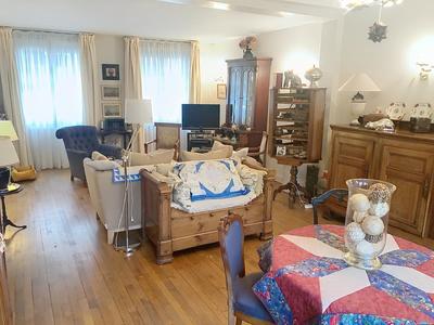 Maison - 262 m² - 12 pièces