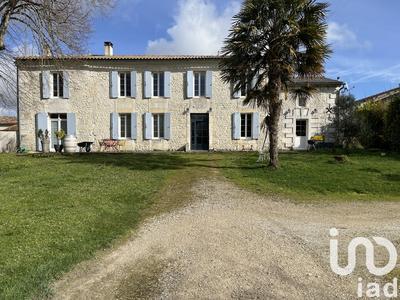 Maison - 320 m² - 8 pièces