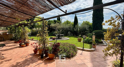 Maison - 276 m² - 5 pièces