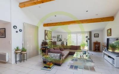 Maison - 215 m² - 9 pièces