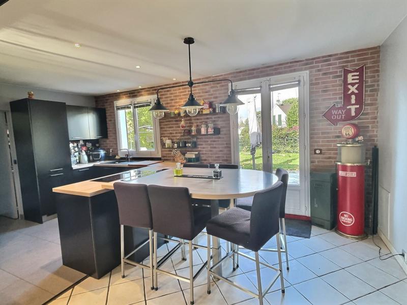 Maison - 140 m² - 8 pièces