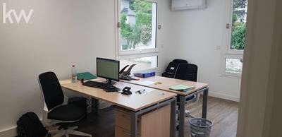 Bureau - 451 m² - 18 pièces