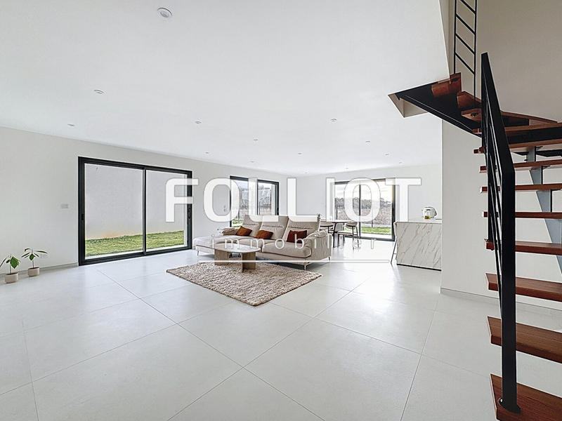 Maison - 147 m² - 6 pièces