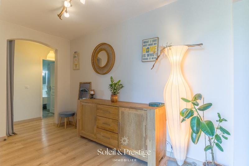 Maison - 180 m² - 9 pièces