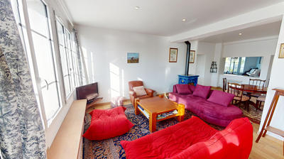 Maison - 240 m² - 11 pièces