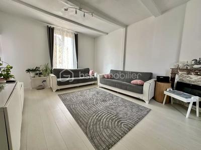 Maison - 216 m² - 14 pièces