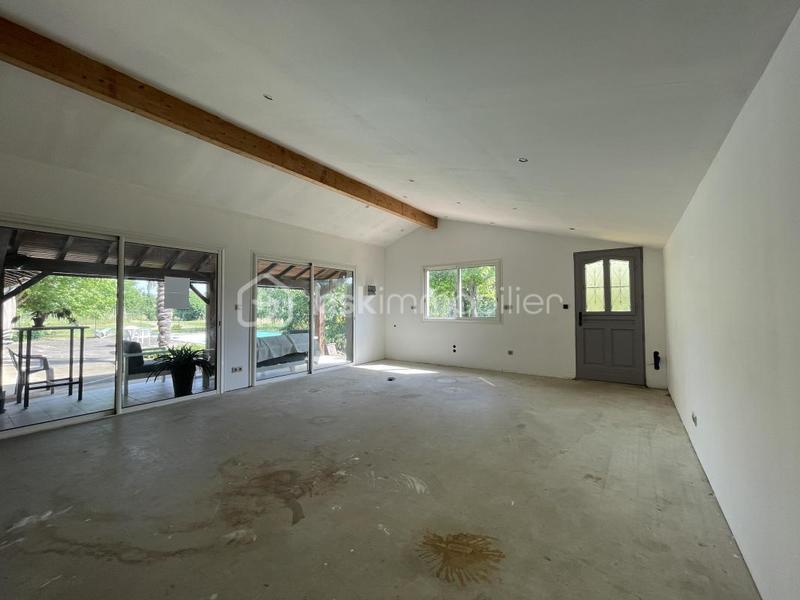 Maison traditionnelle - 270 m² - 7 pièces