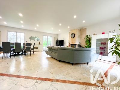 Maison - 195 m² - 7 pièces