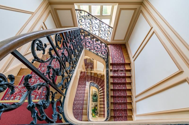 Château - 736 m² - 30 pièces