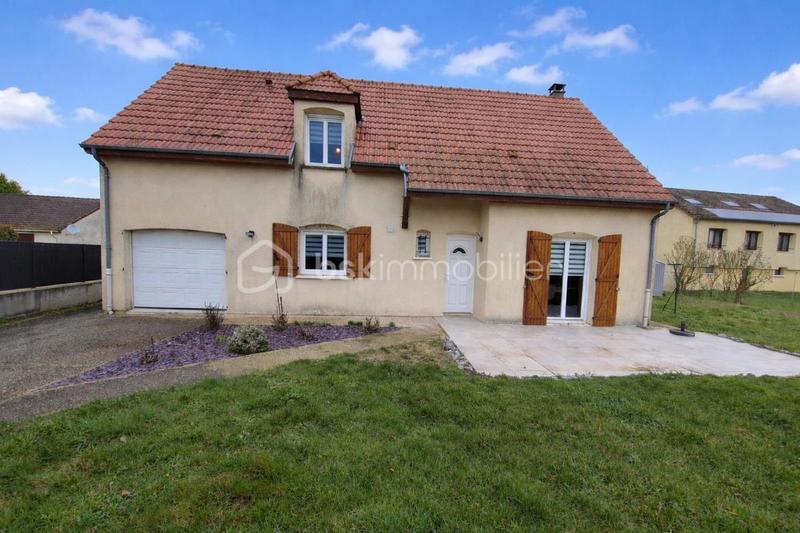 Maison traditionnelle - 127 m² - 7 pièces