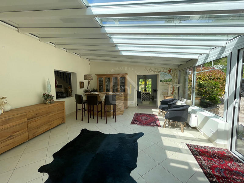 Maison - 270 m² - 8 pièces