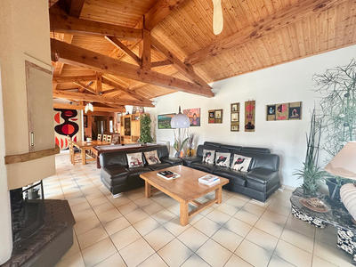 Maison - 208 m² - 6 pièces