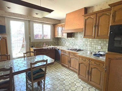 Maison traditionnelle - 80 m² - 4 pièces