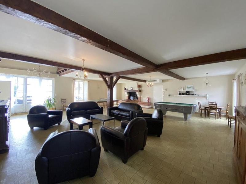Maison - 725 m² - 24 pièces