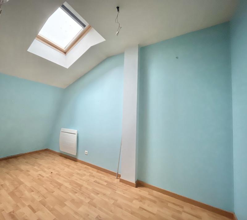 Maison traditionnelle - 261 m² - 18 pièces