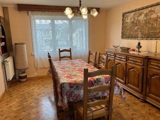 Maison - 93 m² - 7 pièces