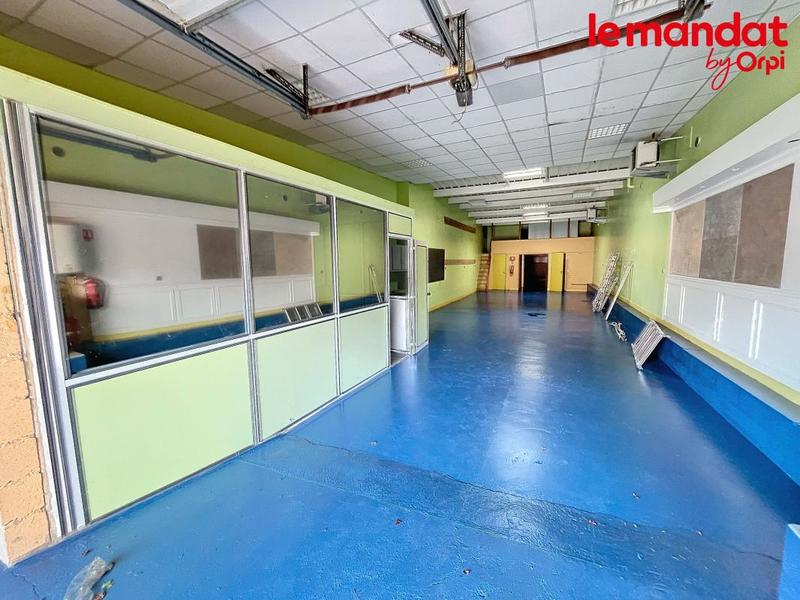 Maison - 450 m² - 8 pièces