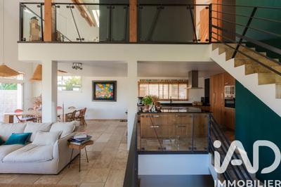 Maison - 238 m² - 6 pièces