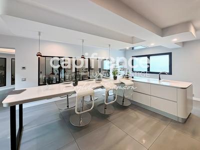 Maison - 477 m² - 12 pièces