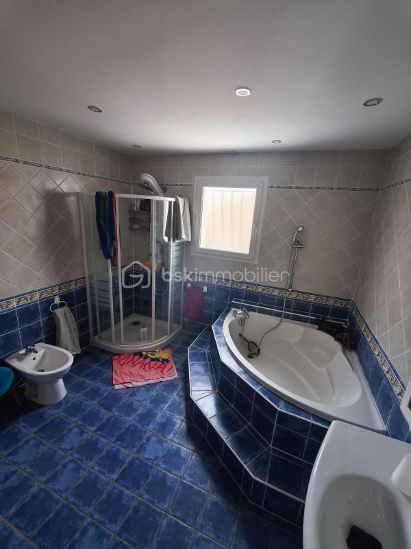 Maison traditionnelle - 200 m² - 7 pièces