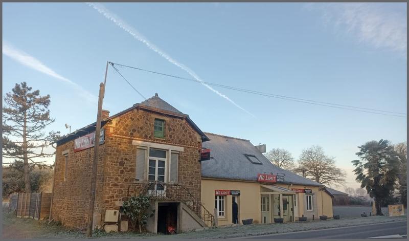 Local commercial - 120 m² - 4 pièces