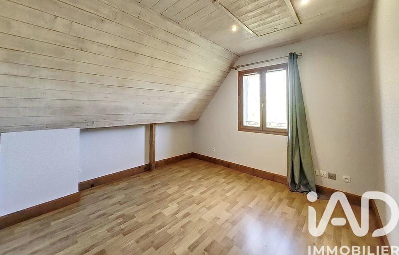 Maison - 180 m² - 8 pièces