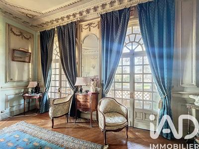 Maison - 453 m² - 12 pièces