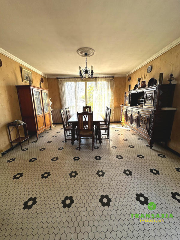 Maison - 170 m² - 7 pièces