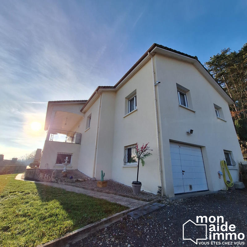 Maison - 235 m² - 7 pièces