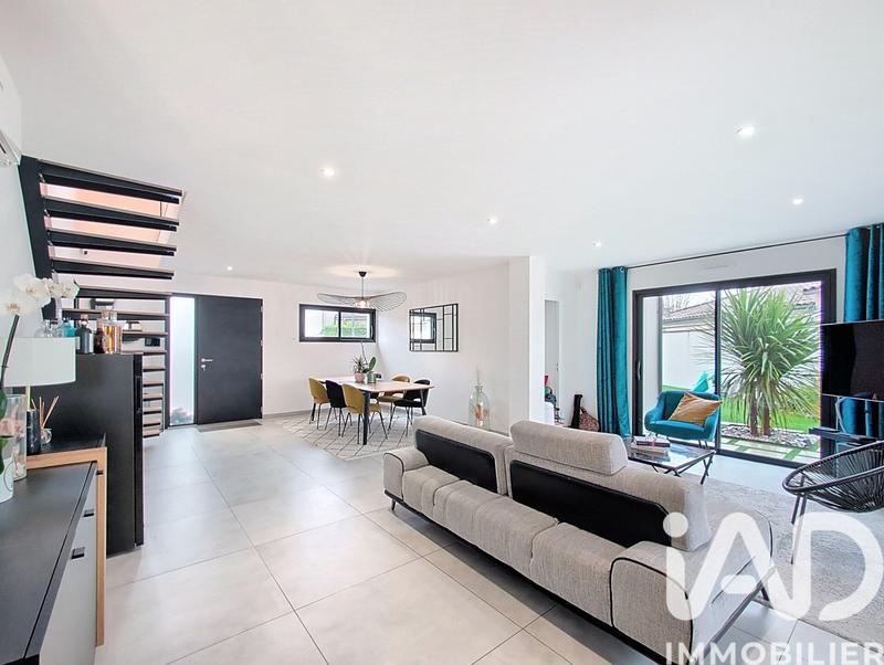 Maison - 122 m² - 5 pièces