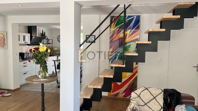 Maison - 217 m² - 6 pièces