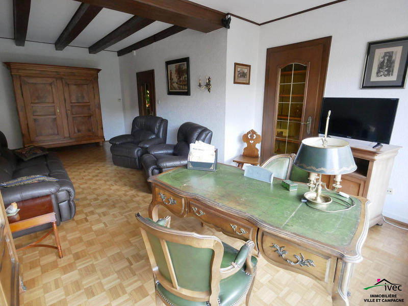 Maison - 238 m² - 8 pièces