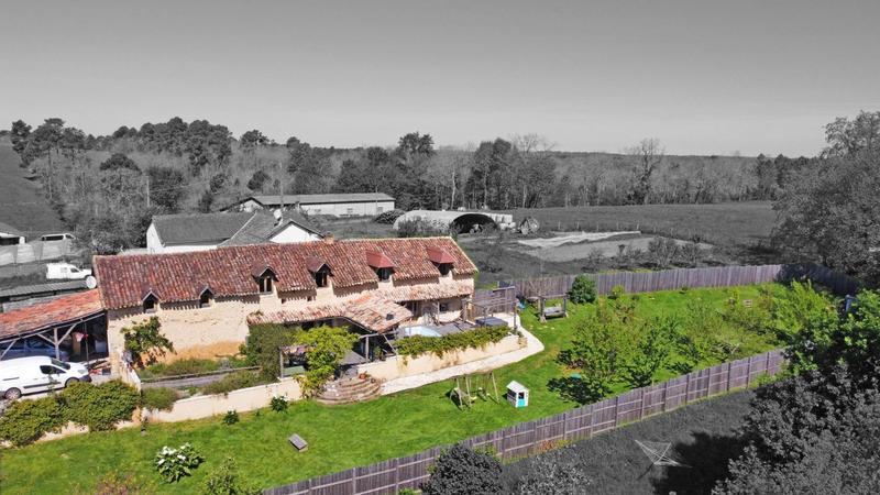 Maison - 250 m² - 7 pièces