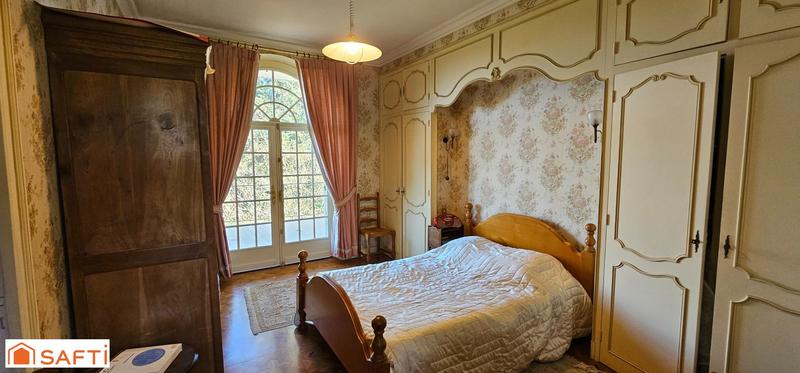 Maison - 322 m² - 9 pièces