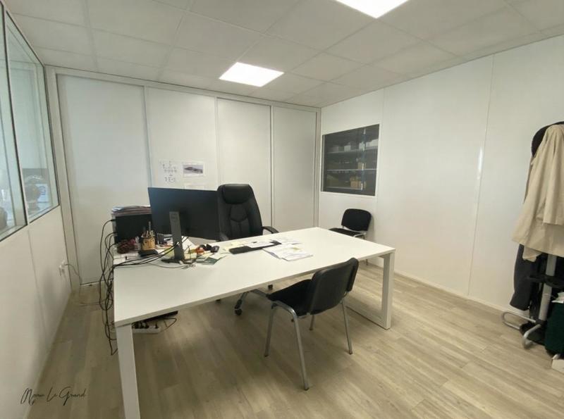 Local commercial - 1 200 m²