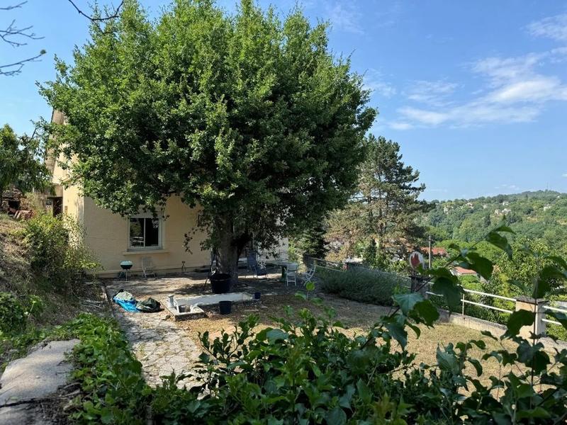 Maison - 160 m² - 9 pièces