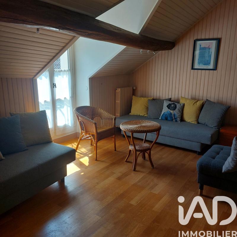 Maison - 215 m² - 8 pièces